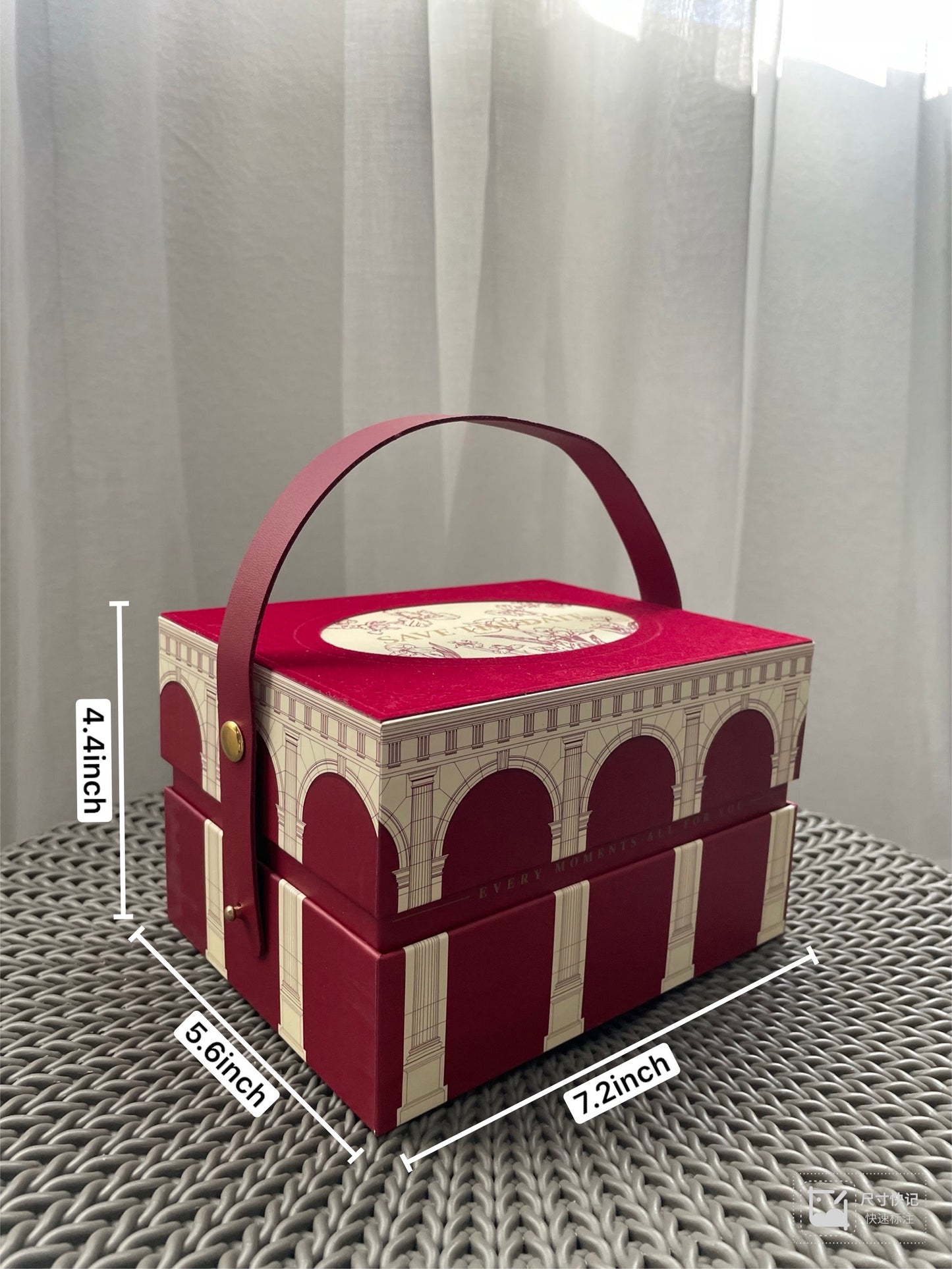 Red Velvet French Arch Festive Gifts Gift Box