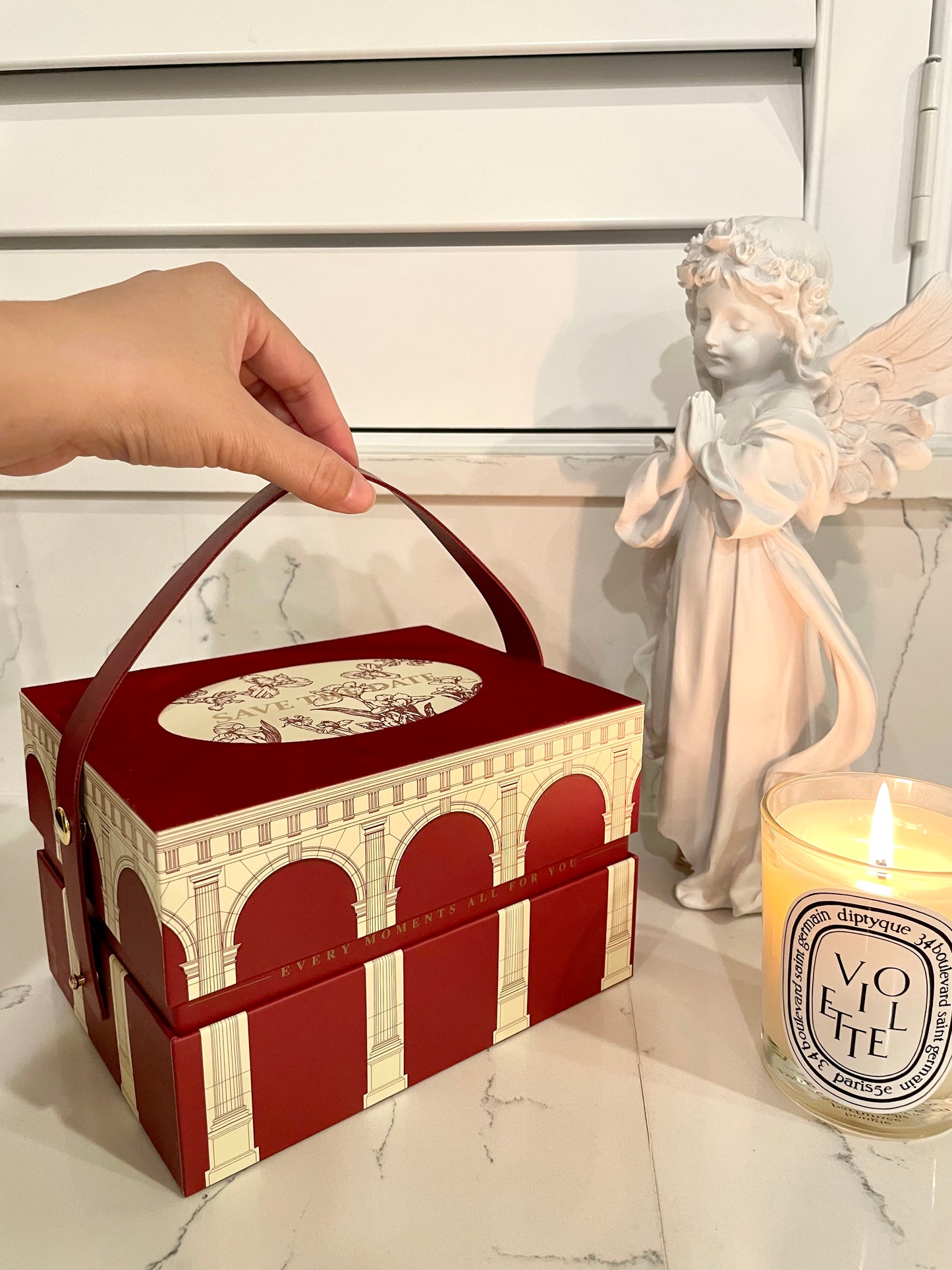 Red Velvet French Arch Festive Gifts Gift Box
